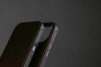 Nomad Modern MagSafe Apple iPhone 17 Pro Bőr Telefon Tok - Barna