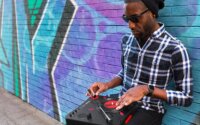 Numark PT01 Scratch Hordozható Bakelit Vinyl Lemezjátszó - Fekete