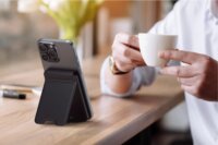 Satechi OntheGo Qi2 Mágneses Powerbank Állvánnyal 5000 mAh 20W - Fekete