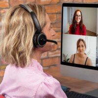 Lindy L118 Bluetooth Irodai Headset Töltőállomással - Fekete