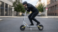 Sencor SCOOTER S71 DARK Elektromos roller (25 km/h / 350W) - Fekete