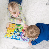 Melissa & Doug 6075185 Fejlesztő Matató tábla