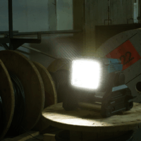 Makita DEADML811 Akkus / Hálózati LED Munkalámpa 3000 lumen 18V (Akku és töltő nélkül)