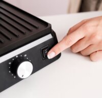 Taurus Bistro Gourmet 2 az 1-ben Elektromos Asztali Grillsütő 2600 Watt - Fekete / Inox