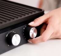 Taurus Bistro Gourmet 2 az 1-ben Elektromos Asztali Grillsütő 2600 Watt - Fekete / Inox