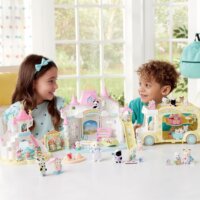 Epoch Sylvanian Families Pizsiparti Figura Szett Kiegészítőkkel 4cm