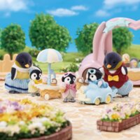 Epoch Sylvanian Families Pingvin Jármű És Figura 6cm