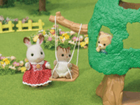 Epoch Sylvanian Families Bébi Kaland Faház 9+ Kiegészítővel