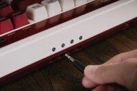 8BitDo Retro 87 Fami Edition Mechanikus Tri-Mode Wireless Gaming Billentyűzet US - Fehér/Piros