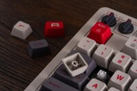 8BitDo Retro 108 N Edition Mechanikus Tri-Mode Wireless Gaming Billentyűzet US - Szürke/Fehér/Piros