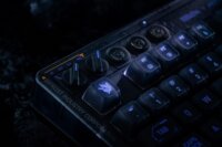 8BitDo Retro 87 Mecha Break Edition Mechanikus Tri-Mode Wireless Gaming Billentyűzet US - Fekete/Kék