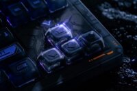 8BitDo Retro 87 Mecha Break Edition Mechanikus Tri-Mode Wireless Gaming Billentyűzet US - Fekete/Kék