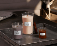 WoodWick Rosewood - Rózsafa Illatgyertya 85g - Rózsaszín