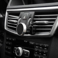 Yenkee YSM 501MG Univerzális Mágneses telefon tartó - Fekete