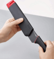 Joseph Joseph Slice&Sharpen 6" Séf kés és 3.5" kés élesítő védőtokkal