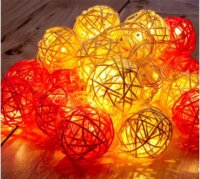 Iris Elemes rattan LED Gömb Fényfüzér 4m - Fehér/Rózsaszín