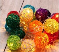 Iris Elemes rattan LED Gömb Fényfüzér 4m - Több Színű