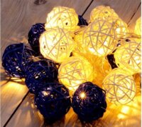 Iris Elemes rattan LED Gömb Fényfüzér 4m - Fehér/Kék