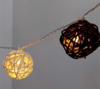 Iris Elemes rattan LED Gömb Fényfüzér 4m - Fehér/Barna