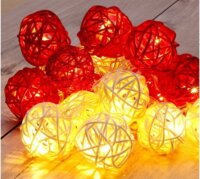 Iris Elemes rattan LED Gömb Fényfüzér 4m - Fehér/Piros