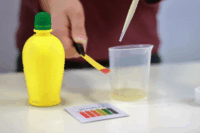 Buki Kémiai labor 150 kísérlet (angol)