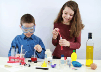 Buki Kémiai labor 150 kísérlet (angol)