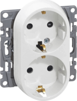 Legrand 764544 Niloé 2 db 2P+F csatlakozós fali konnektor gyermekvédelemmel