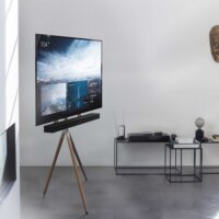 One For All WM7471 32"-65" LCD TV/Monitor tartó Padló állvány - Sötét (1 kijelző)