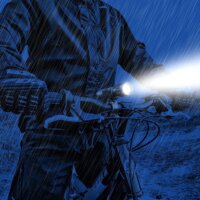 EverActive FL300+ Zseblámpa - Fekete