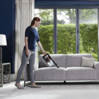 Shark IZ300EUT Anti Hair Wrap Porzsák Nélküli porszívó - Fekete