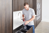 Shark ICZ300EU Anti Hair Wrap Porzsák Nélküli porszívó - Piros