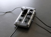 Brennenstuhl Premium-Alu-Line Technics 230V Elosztó 8 aljzatos 3m - Fekete/Ezüst