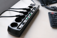 Brennenstuhl 220V Hálózati Elosztó 6 aljzatos 2m - Fekete