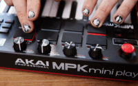Akai MPK Mini Play MK3 USB MIDI Controller - Fekete/Piros