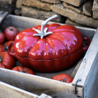 Staub Cocotte Tomate Special Edition 25cm lábas - Piros