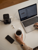 Brennenstuhl 1153560000 Elosztó 8 aljzatos 2m - Fekete