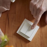 Senic Friends of Hue Smart vezeték nélküli kettős Okos fali villanykapcsoló - Matt fehér