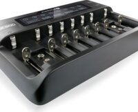 EverActive 8x AA/AAA NiMH Akkumulátor töltő