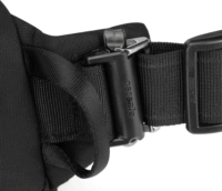 Pacsafe Vibe 100 Anti-Theft Övtáska - Fekete