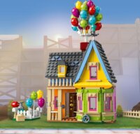 LEGO® Disney: 43217 - „Fel!" ház​