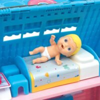 Giochi Preziosi Amicicci Guruló babaház babával