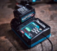Makita 191E07-8 40V max XGT Li-ion gyorstöltő