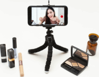 Kikkerland US202 Mobiltelefon Asztali Állítható Állvány Max 8" - Fekete