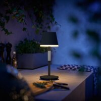 Philips Hue GO Hordozható LED asztali lámpa - Fekete