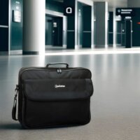 Manhattan Cambridge 17,3" Notebook táska - Fekete