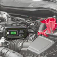 M.N.C 55784C Autós Akkumulátor Töltő 4A 230V