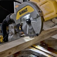 Dewalt DWS777 Gérvágófűrész
