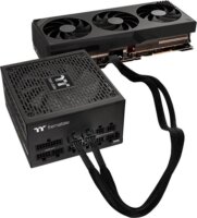 Thermaltake AC-063-CN1NAN-A1 PCI-E Y-tápkábel 0.6m - Fekte