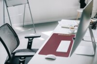 Durable 530 x 400mm Asztali könyöklő - Piros