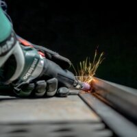 Metabo GVB 18 LTX BL 11-28 Akkus egyenescsiszoló + metaBOX 145 L (akku és töltő nélkül)